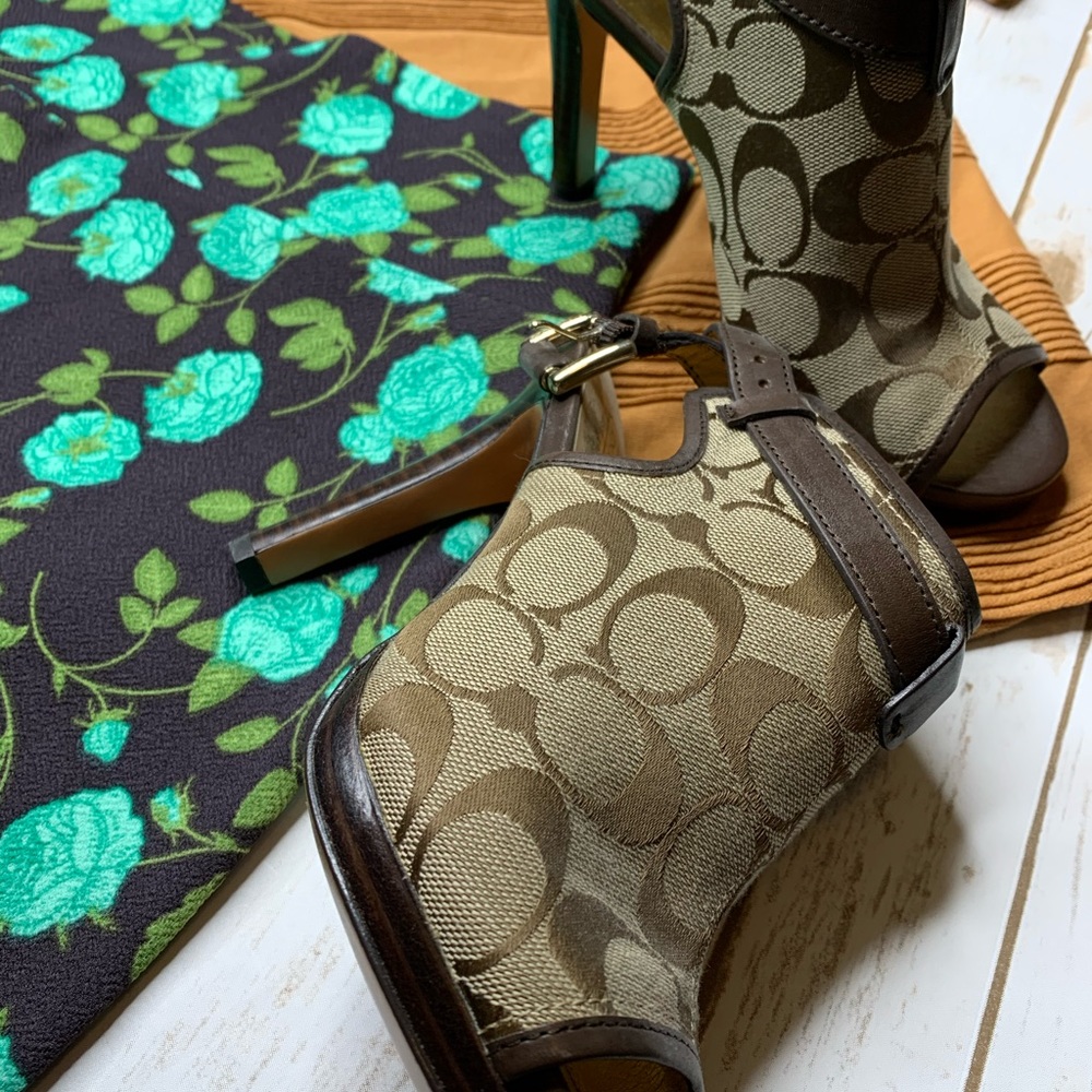 Coach Open Toe heels